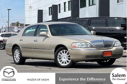 2006 Lincoln Town Car Signature