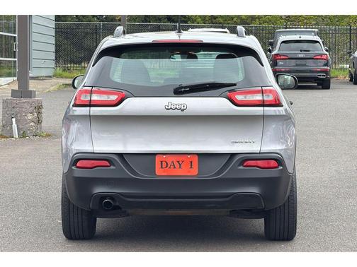 Billet Silver Metallic Clearcoat 2016 Jeep Cherokee Sport