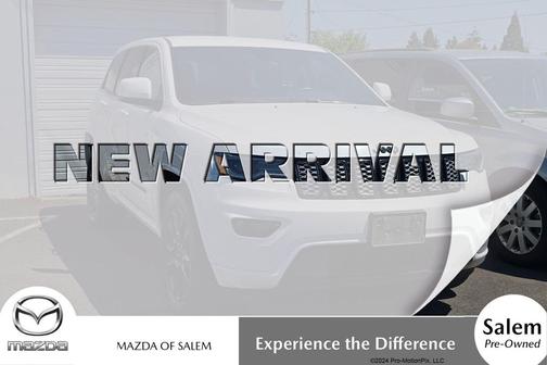 Bright White Clearcoat 2021 Jeep Grand Cherokee Laredo
