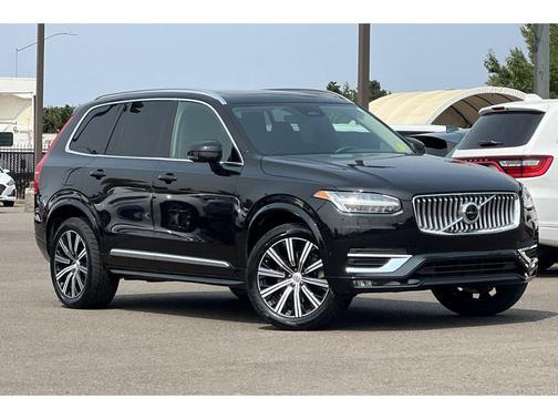 2023 Volvo XC90 B5 Plus