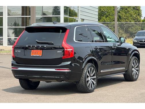 2023 Volvo XC90 B5 Plus