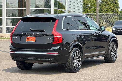 Onyx Black Metallic 2023 Volvo XC90 B5 Plus