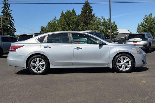 Brilliant Silver 2015 Nissan Altima 2.5 SV
