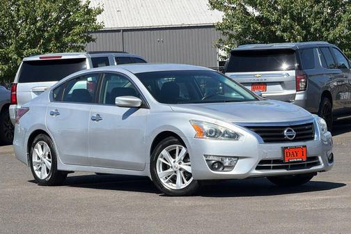 Brilliant Silver 2015 Nissan Altima 2.5 SV