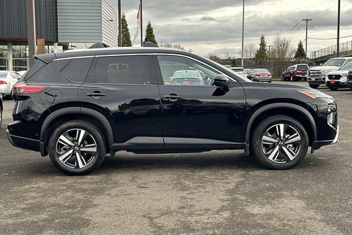 Super Black 2025 Nissan Rogue SL