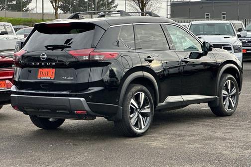 Super Black 2025 Nissan Rogue SL