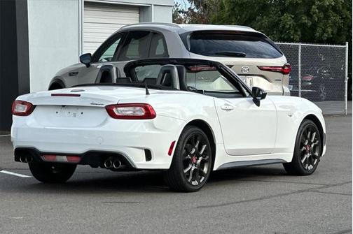 2017 FIAT 124 Spider Base