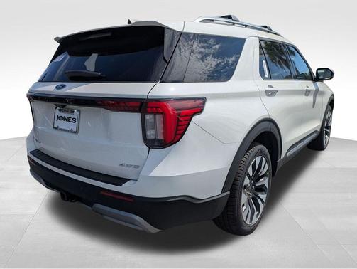 Star White Metallic Tri-Coat 2026 Ford Explorer Platinum