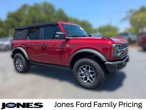 Ruby Red Metallic Tinted Clearcoat 2025 Ford Bronco Badlands