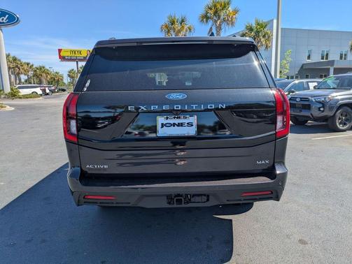 Dark Matter Gray Metallic 2025 Ford Expedition Max Active 4x2