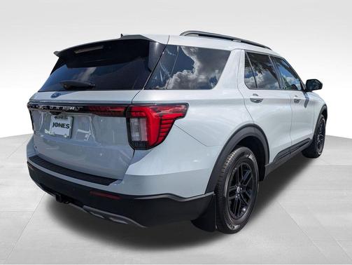 Space White Metallic 2026 Ford Explorer Active