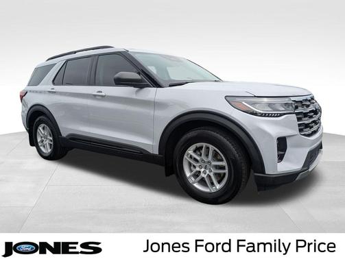 Space White Metallic 2026 Ford Explorer Active
