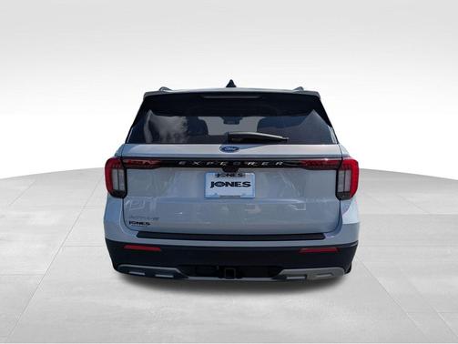 Space White Metallic 2026 Ford Explorer Active
