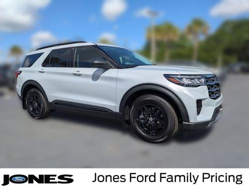 Space White Metallic 2026 Ford Explorer Active