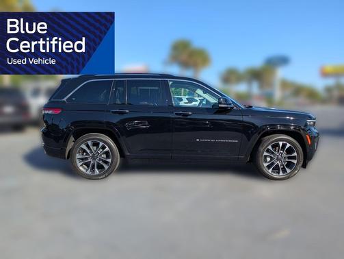 Diamond Black Crystal Pearlcoat 2022 Jeep Grand Cherokee Overland