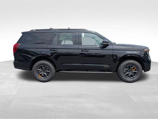 Agate Black Metallic 2026 Ford Expedition Tremor
