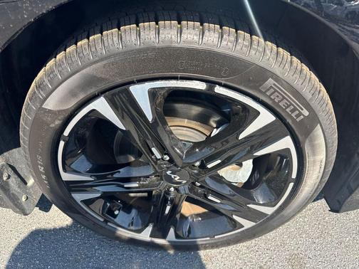 Ebony Black 2022 Kia K5 GT-Line