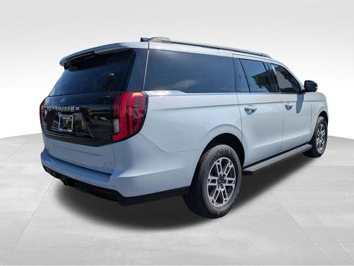 Space Silver Metallic 2026 Ford Expedition Max Active 4x2