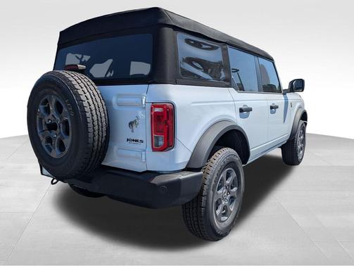 Oxford White 2026 Ford Bronco Big Bend
