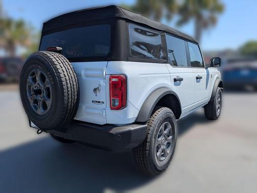 Oxford White 2026 Ford Bronco Big Bend