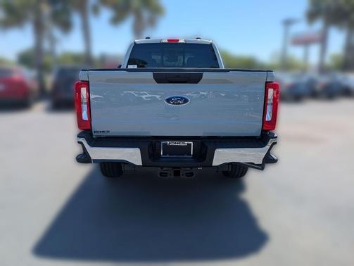 Avalanche 2026 Ford F-250 XLT