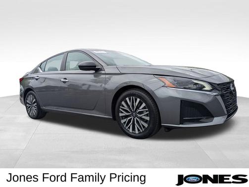 Gun Metallic 2025 Nissan Altima 2.5 SV