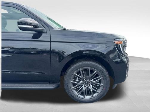 Agate Black Metallic 2026 Ford Expedition Max Platinum