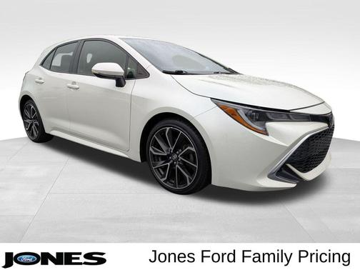 Blizzard Pearl 2019 Toyota Corolla XSE
