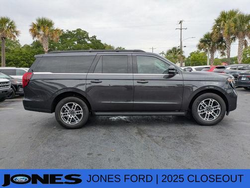 Dark Matter Gray Metallic 2025 Ford Expedition Max Active 4x2