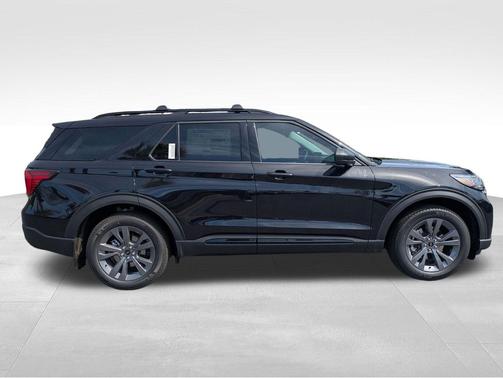 Agate Black Metallic 2026 Ford Explorer Active