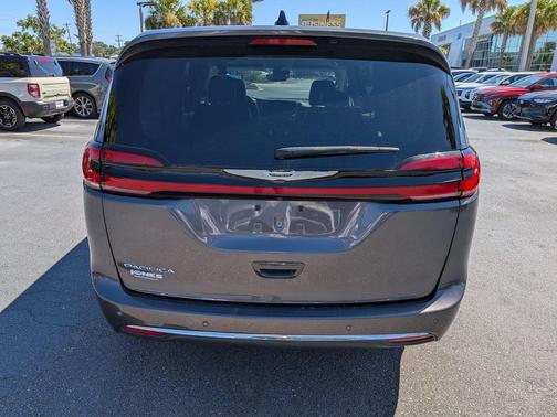 Granite Crystal Metallic Clearcoat 2023 Chrysler Pacifica Touring L