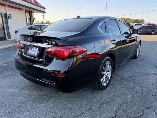 2019 INFINITI Q70 3.7 LUXE