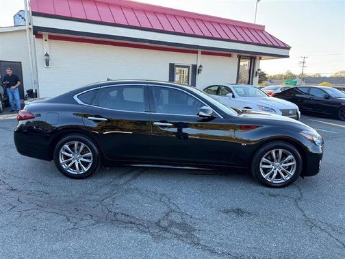 2019 INFINITI Q70 3.7 LUXE