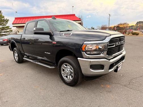 2020 RAM 2500 Big Horn Crew Cab 4X4 6'4' Box