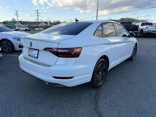 2019 Volkswagen Jetta 1.4T SEL Premium