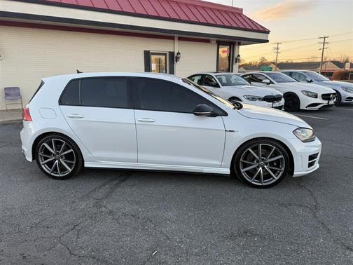2016 Volkswagen Golf R 2.0T Manual