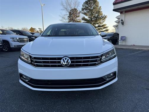 2018 Volkswagen Passat 2.0T SE
