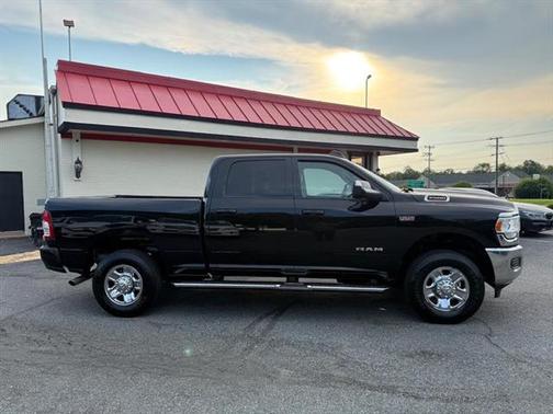 2021 RAM 2500 Big Horn Crew Cab 4x4 6'4' Box