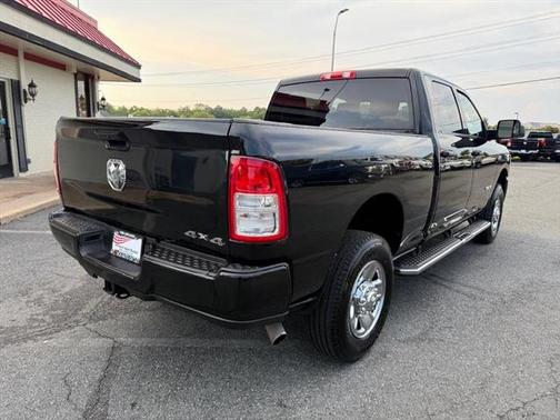 2021 RAM 2500 Big Horn Crew Cab 4x4 6'4' Box
