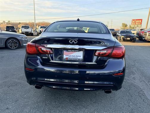 2015 INFINITI Q70L 5.6X