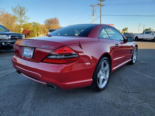 2011 Mercedes-Benz SL-Class SL 550 w/NAVIGATION SYSTEM & HARMAN KARDON AUDIO