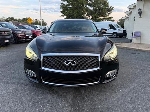 2015 INFINITI Q70 3.7