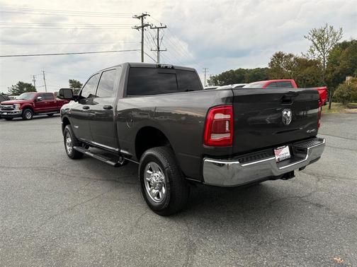 2021 RAM 2500 Tradesman Crew Cab 4x4 6'4' Box