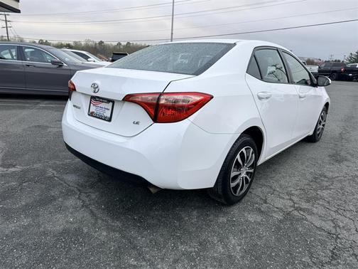 White 2018 Toyota Corolla LE
