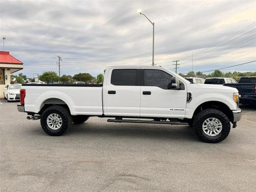 Oxford White 2017 Ford F-250 XLT