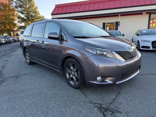 2015 Toyota Sienna SE