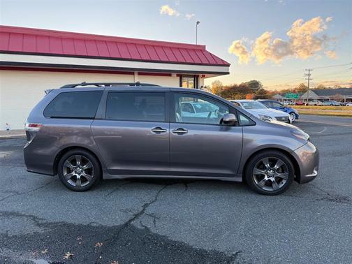 2015 Toyota Sienna SE