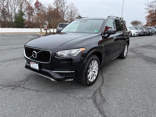2016 Volvo XC90 T6 Momentum