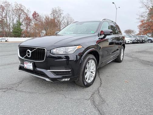 2016 Volvo XC90 T6 Momentum