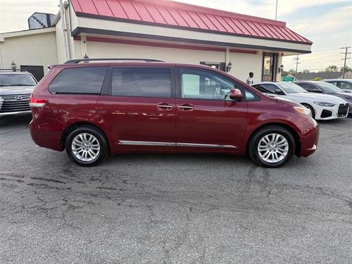 2014 Toyota Sienna XLE